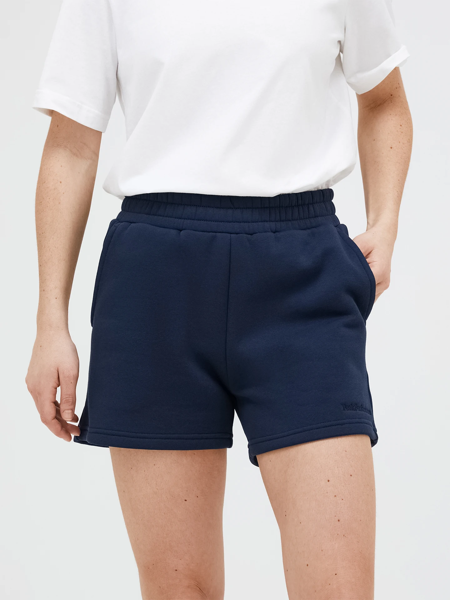 ORIGINAL SMALL LOGO SHORTS WOMEN PEACH FUZZ (P63) / TECH BURGUNDY (R33)